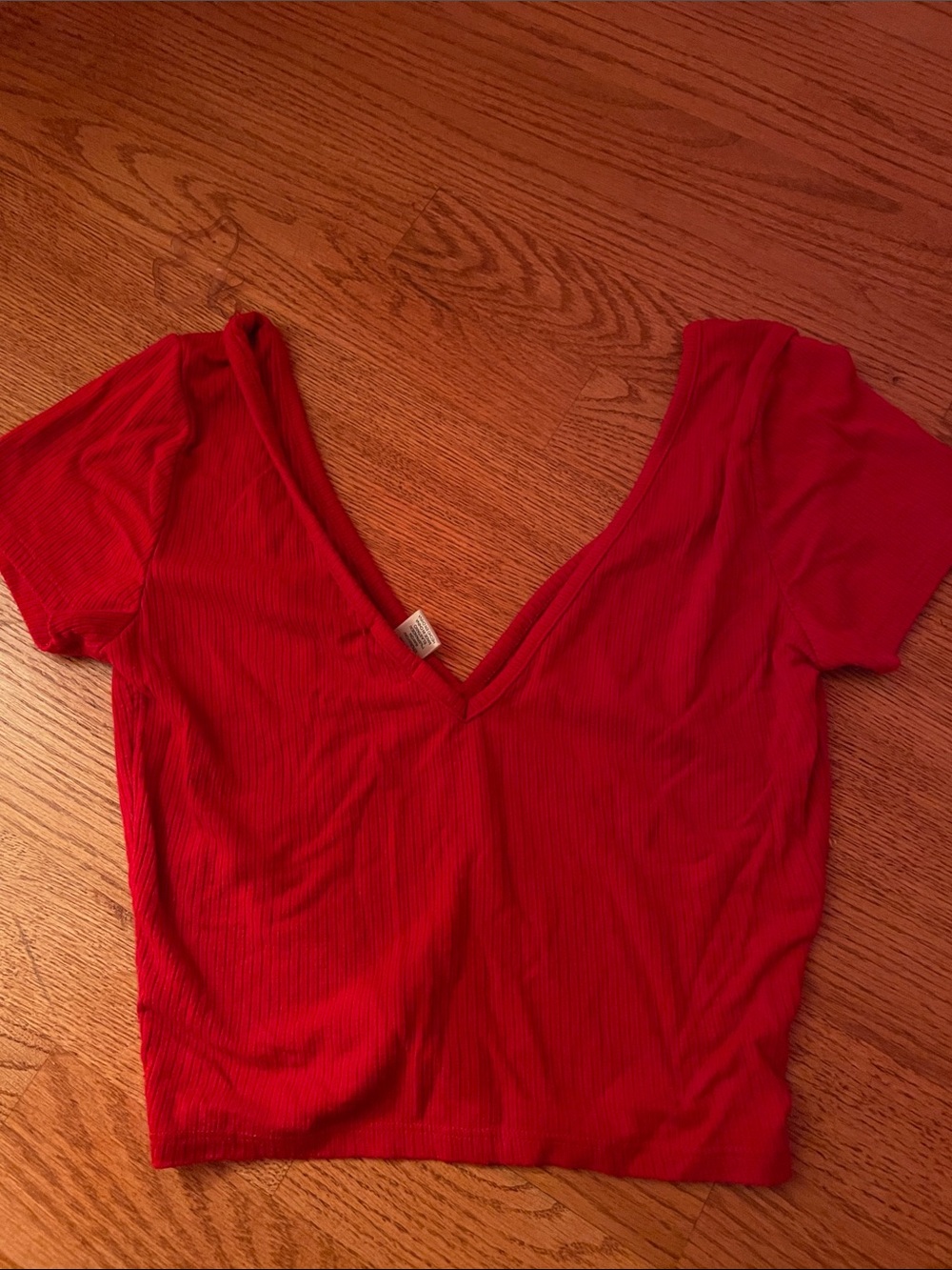 Bozzolo Red Ribbed V-Neck Crop Top